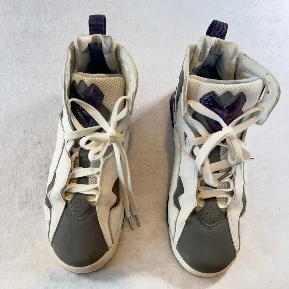 Sneaker Nike Air Jordan True Flight 2008 Youth 6 White Grey Purple #342774-151